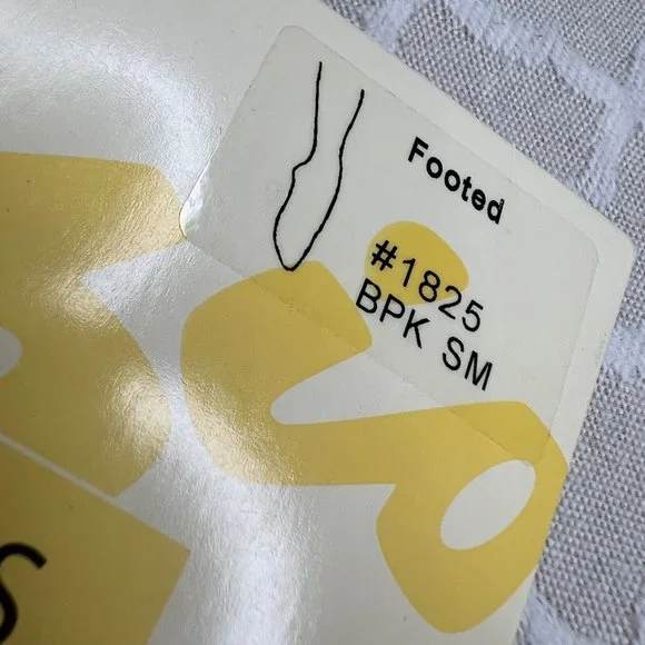 Capezio Studio Basics Ballet Pink Tights Small Adult Footed Semi Opaque 1825 - Picture 4 of 6